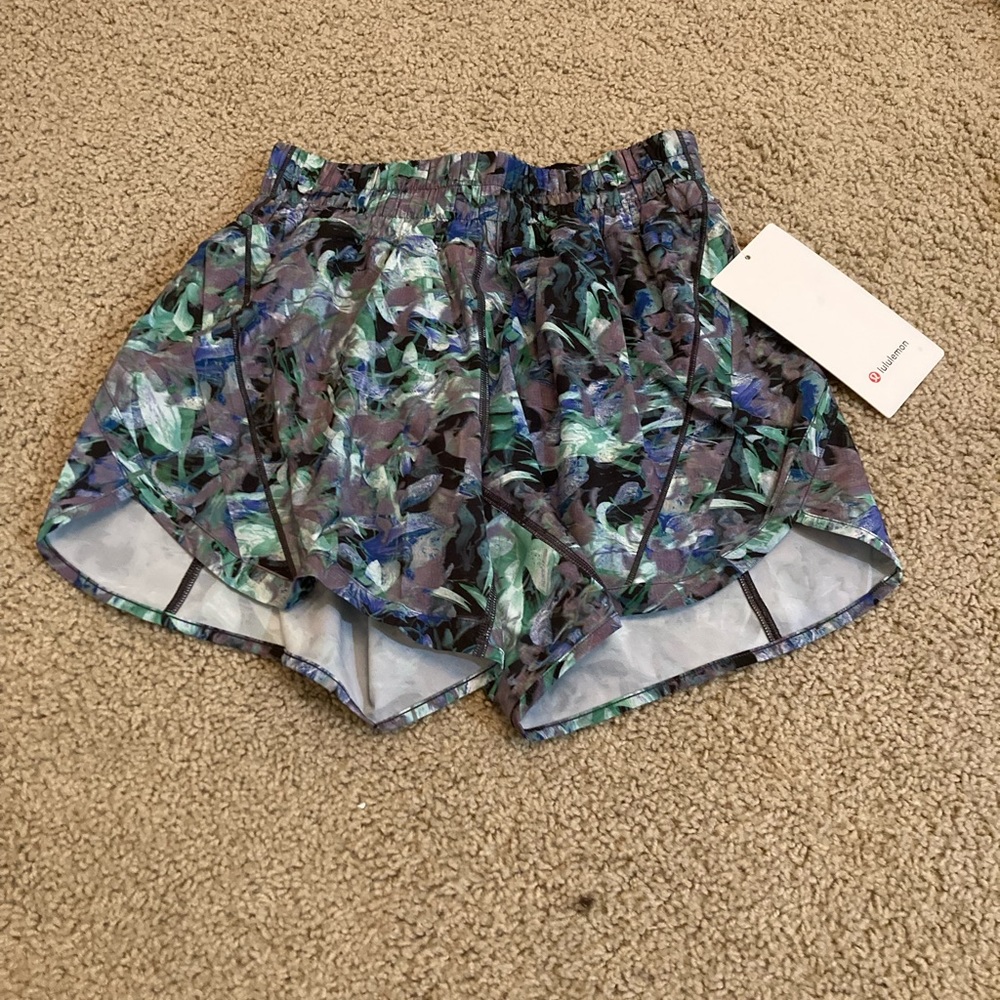 Lululemon Track That 5 in Shorts